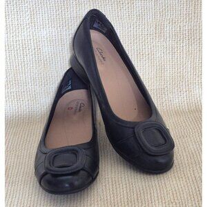Women's Size 7 Clarks Un Blush Cove Black Leather Ballet Flat Buckle Toe Comfort